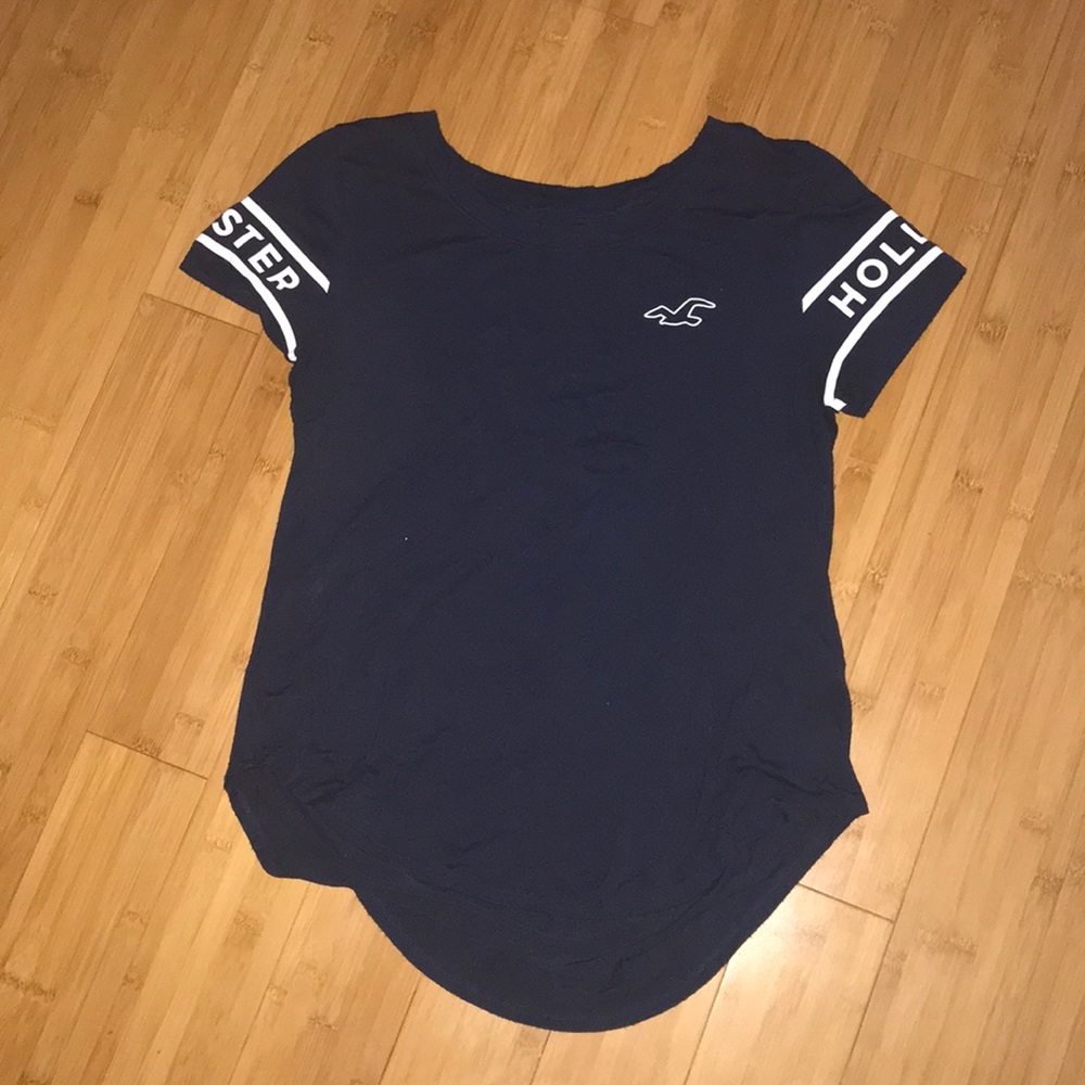 Hollister t-shirt - Picture 2 of 3